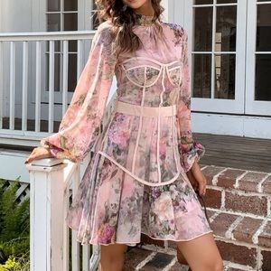 Floral dress with puff sleeve and ribbed corset